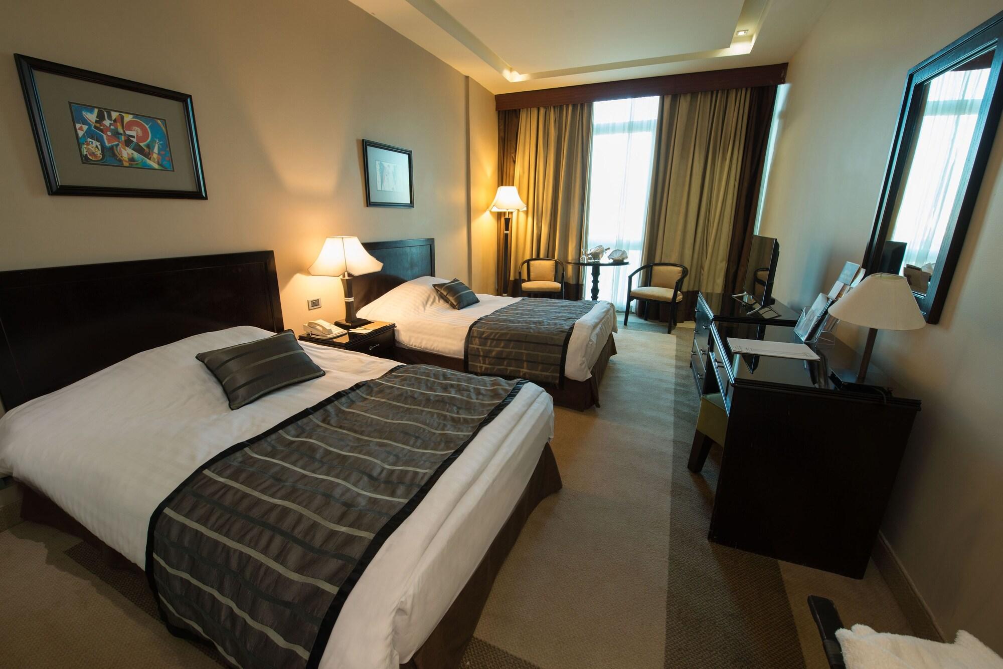 Century Park Hotel Амман Екстер'єр фото