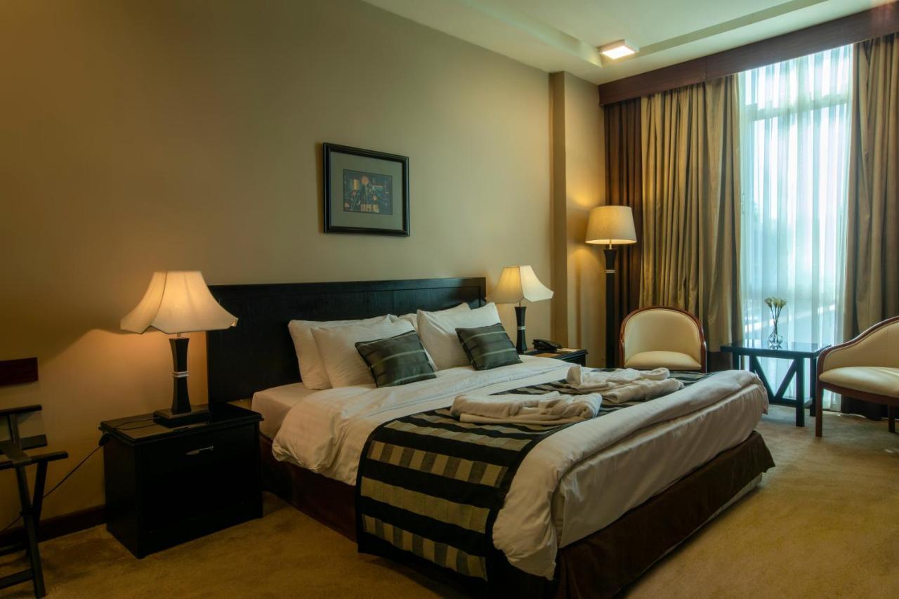 Century Park Hotel Амман Екстер'єр фото