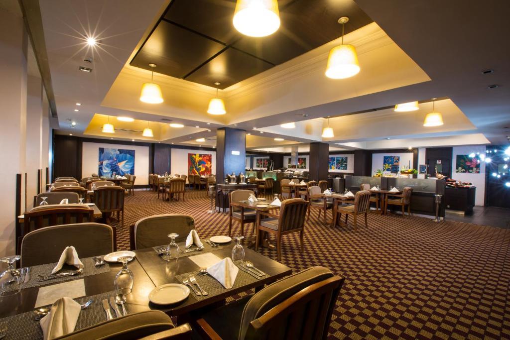 Century Park Hotel Амман Екстер'єр фото