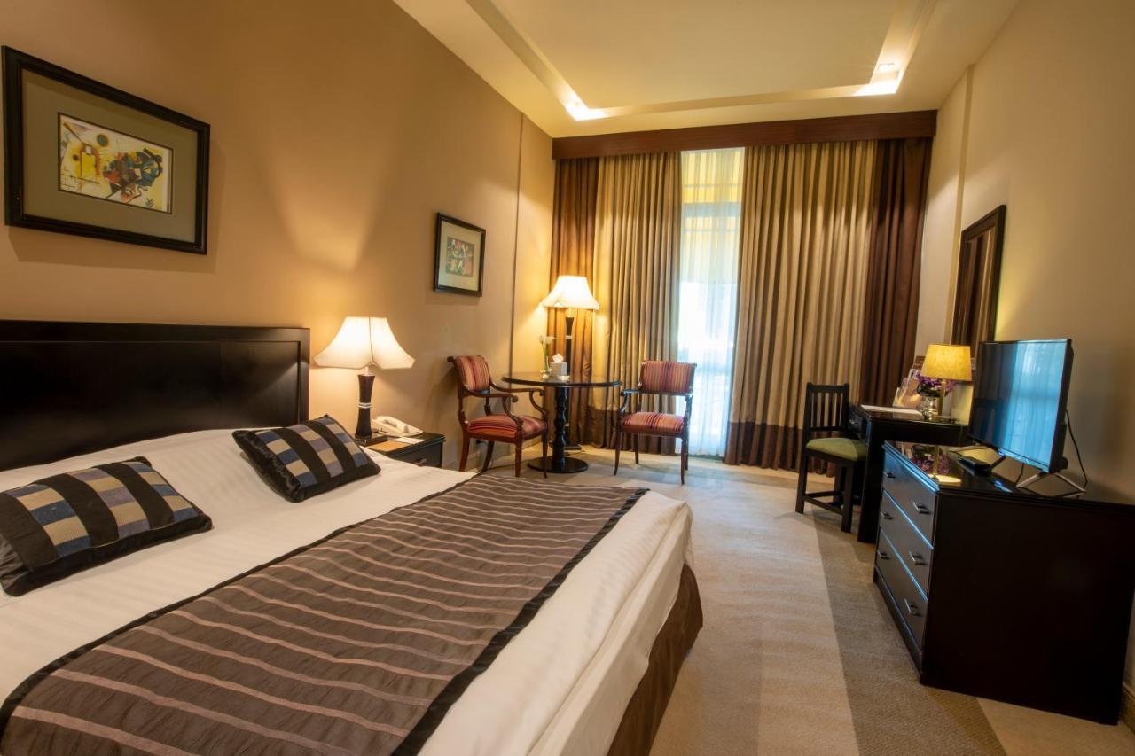 Century Park Hotel Амман Екстер'єр фото