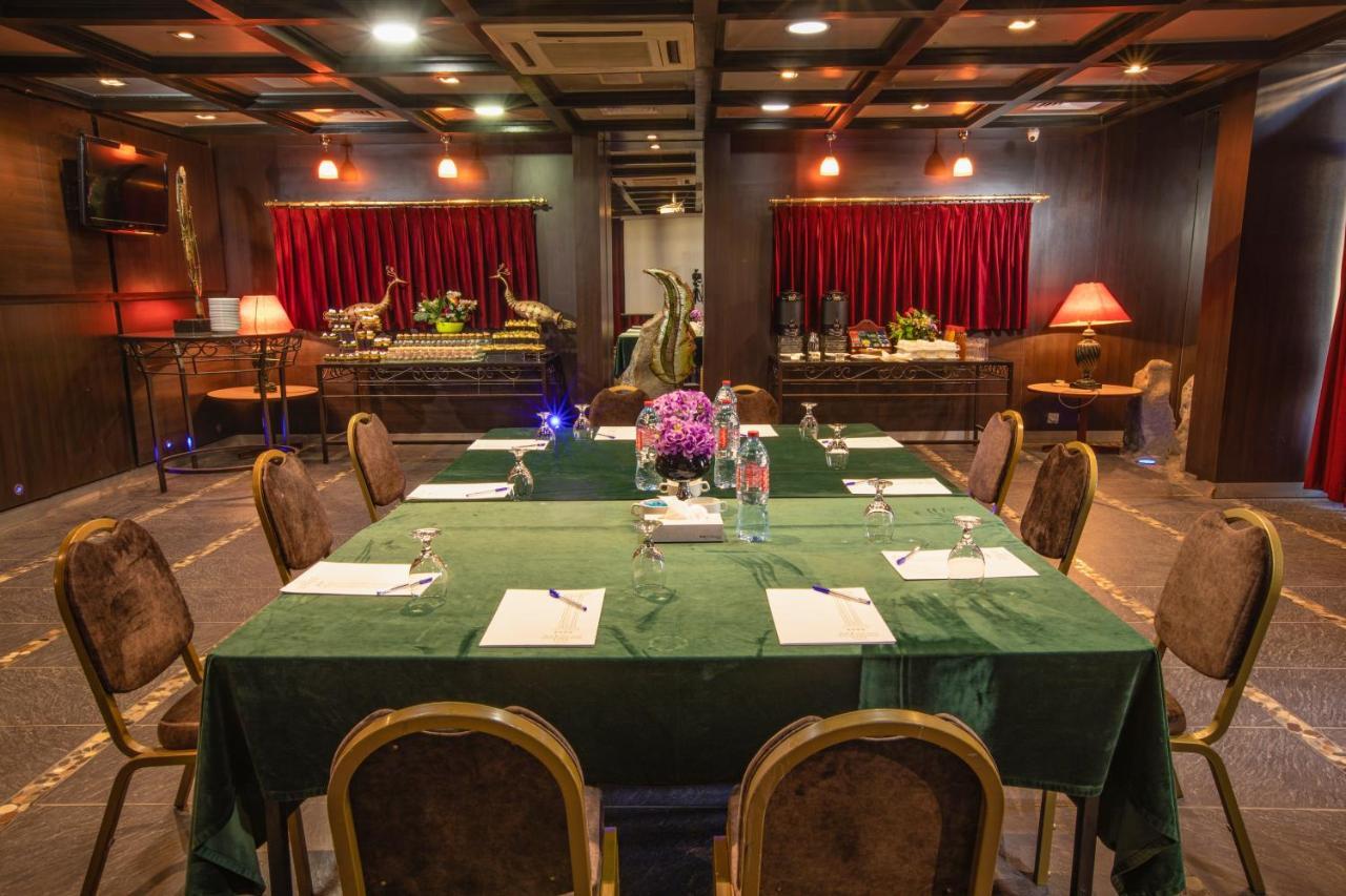 Century Park Hotel Амман Екстер'єр фото