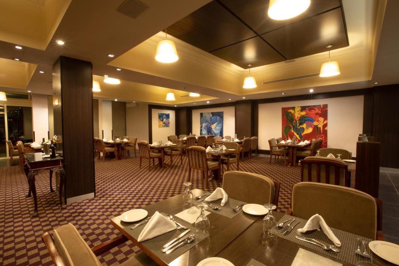 Century Park Hotel Амман Екстер'єр фото